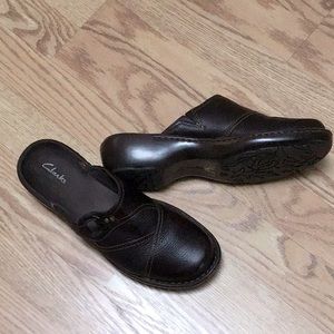 Clarks clogs, dark brown, like new